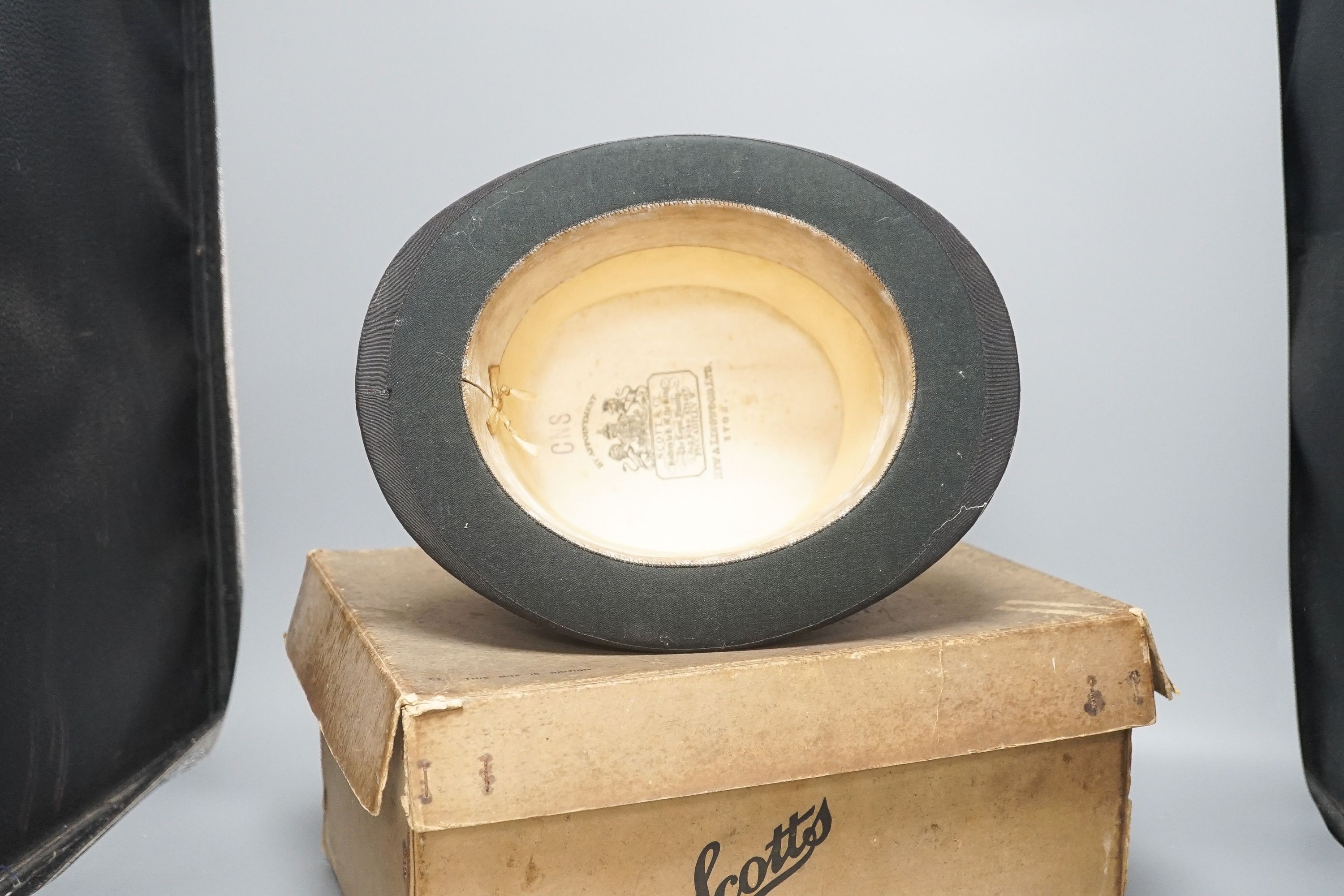 A Scott & Co. silk top hat, c.1932 (boxed)